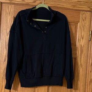 Women's Black Sweatshirt snaps down front & front pocket